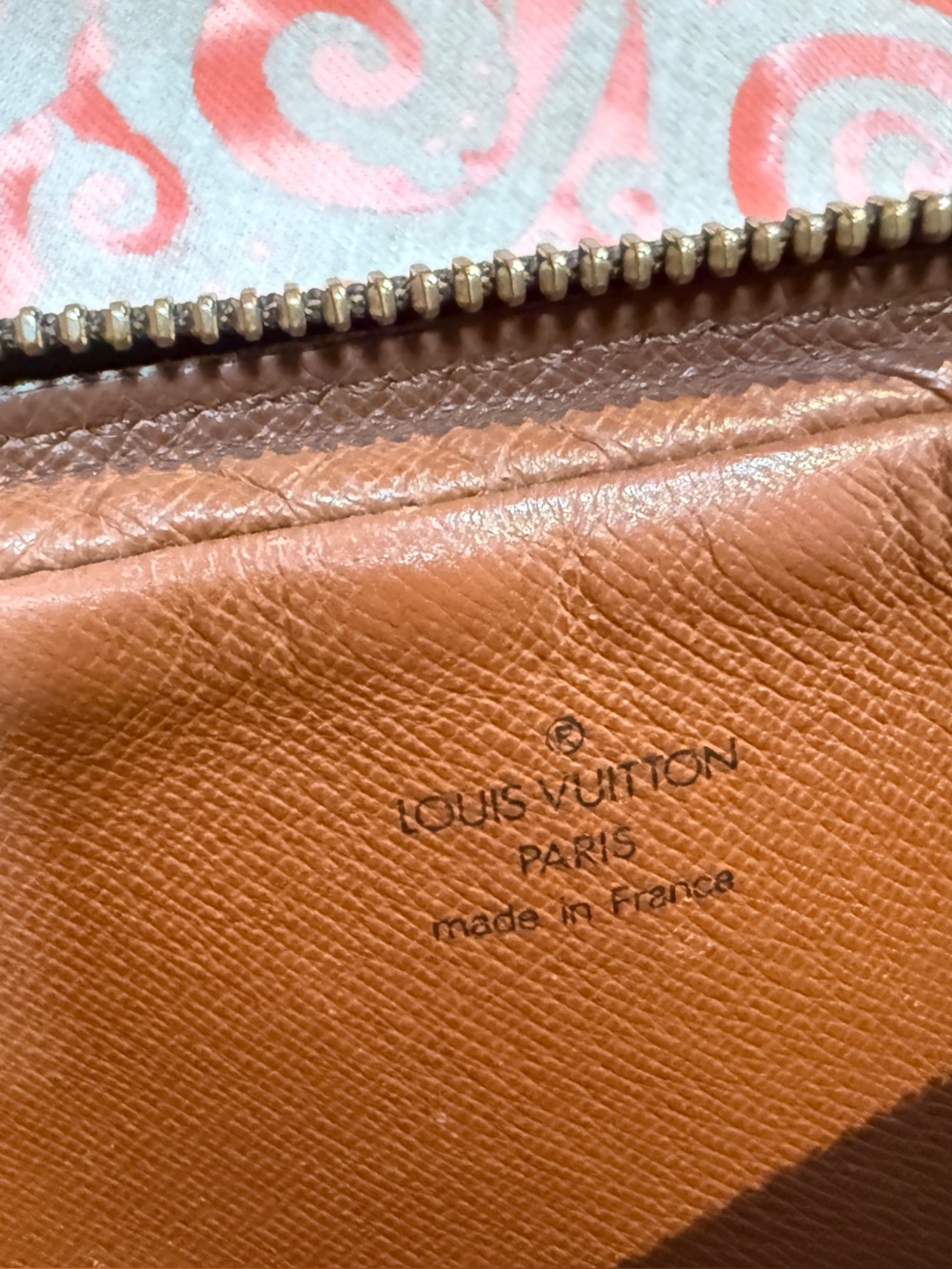Vintage upcycled- Louis Vuitton Monogram Canvas Pochette Crossbody Bag. - Picture 4 of 10
